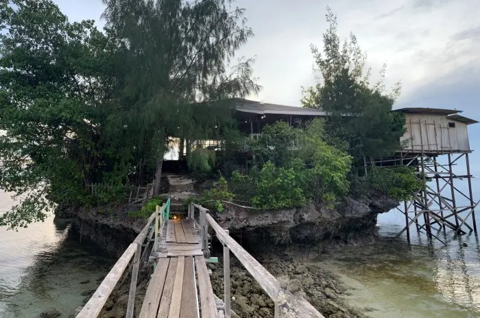 Recommendations for Cheap Hotels in Wakatobi with Complete Facilities