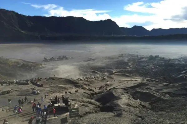 Best Tourist Attractions in East Java with Natural Beauty and Adventure